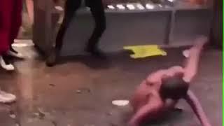NAKED MAN GETS BEAT IN NEW YORK ????????????????!