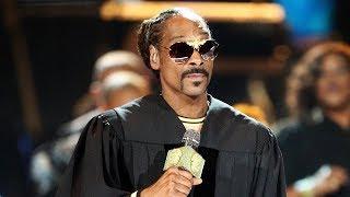 Snoop Dogg Closes Out 2018 BET Awards With An INCREDIBLE Medley Of His Biggest Hits