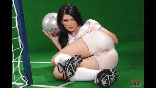 Голые в футболе  - Naked women in football ( 18+ )