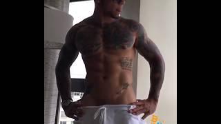 Tattoo guy showing his body posture - Bold Guys